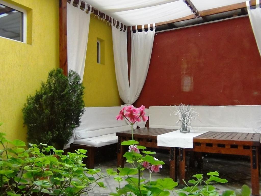 Guest House Solo Shumen Ngoại thất bức ảnh