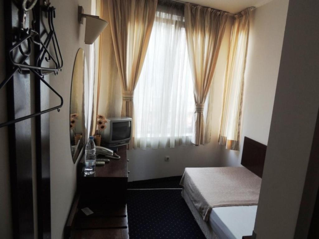 Guest House Solo Shumen Ngoại thất bức ảnh